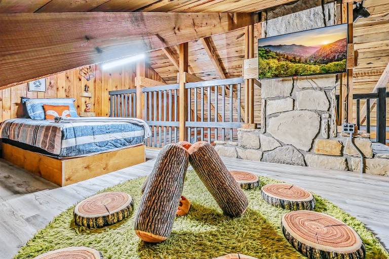Hidden Acre Lodge: Pet Friendly, Free Attraction Tickets, Hot Tub, & WiFi — photo 5