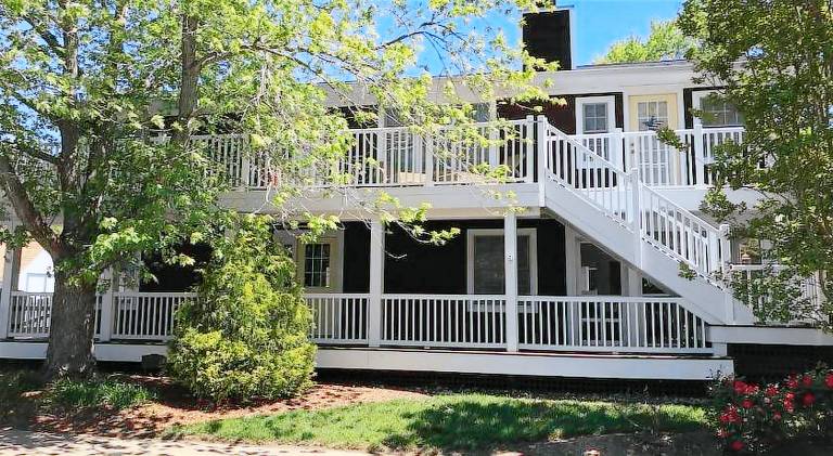 Vacation home with 4 rooms for 10 persons in Rehoboth Beach, DE