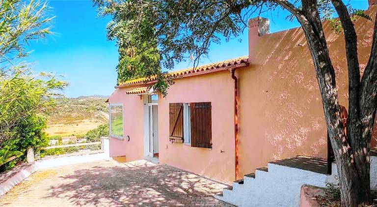 Villa with pool | Pet-friendly — photo 4