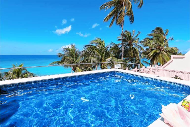 Beachfront Condo with 2 Plunge Pools Reeds House 1
