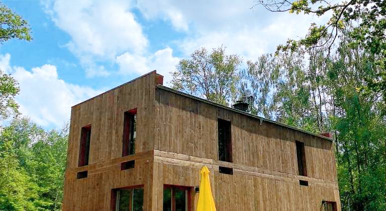 Vacation home with yard, pool & barbeque — photo 4
