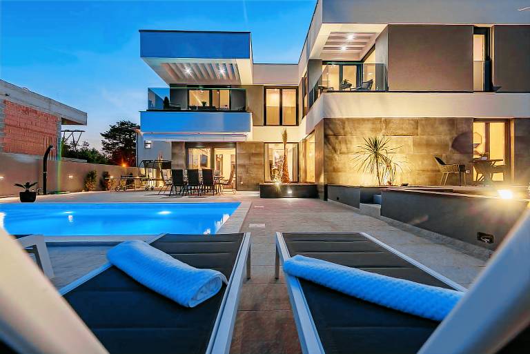 Children-friendly villa with private pool, barbecue & yard | Pet-friendly — photo 5