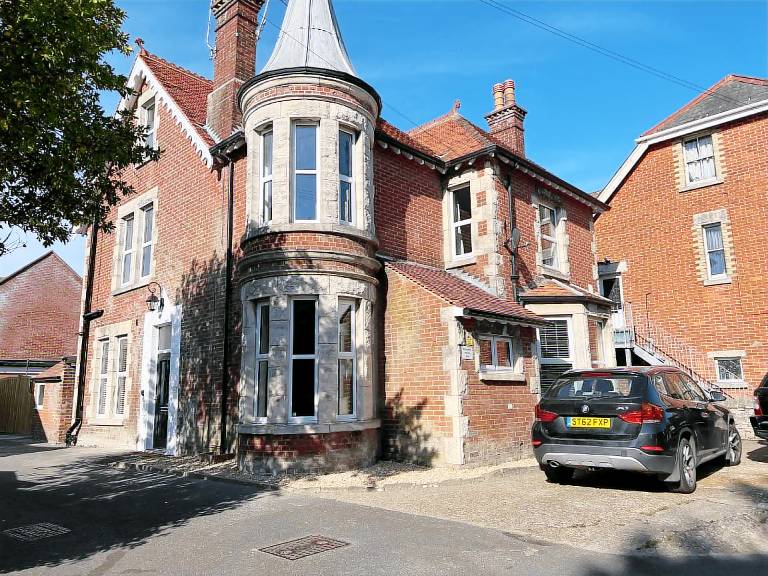 Vacation home with barbeque in Swanage