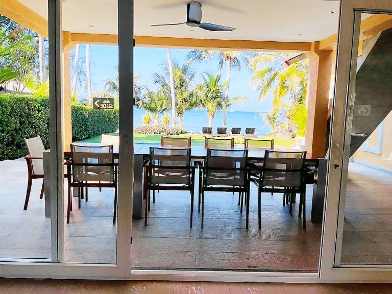 Beachfront Pool Villa — photo 5