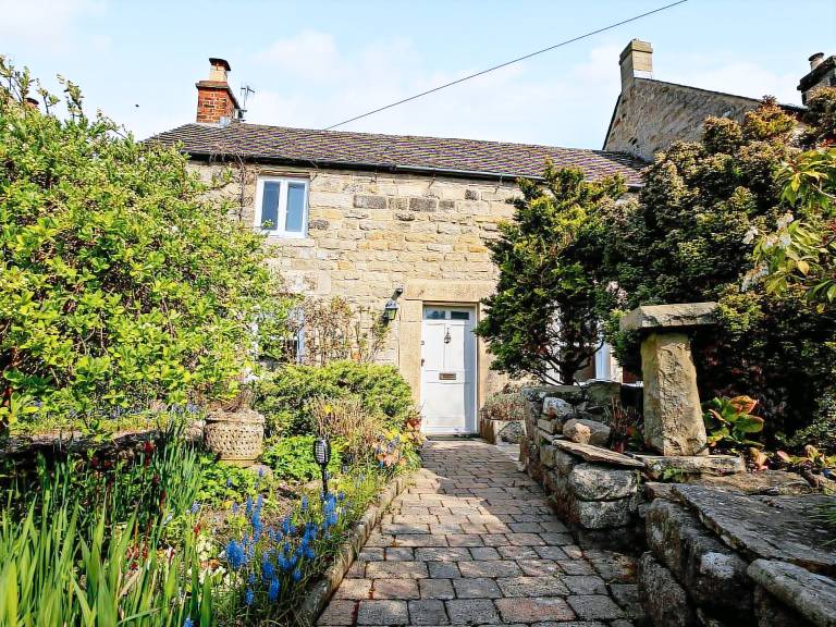3 Bed in Baslow PK917