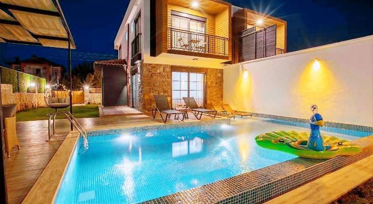 120 m&sup2; Villa