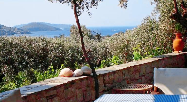 Holiday apartment with garden & terrace — photo 4