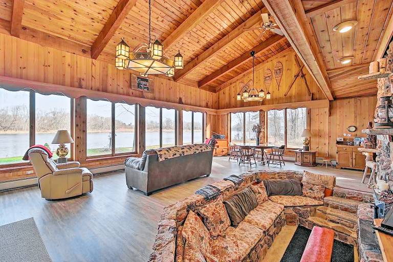 Cabin Rentals in Lake Delton from 118 HomeToGo