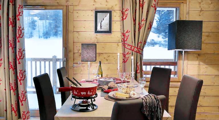 Serviced apartment with sauna, jacuzzi & patio — photo 5