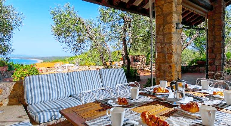 House with 5 rooms for 10 persons in Orbetello