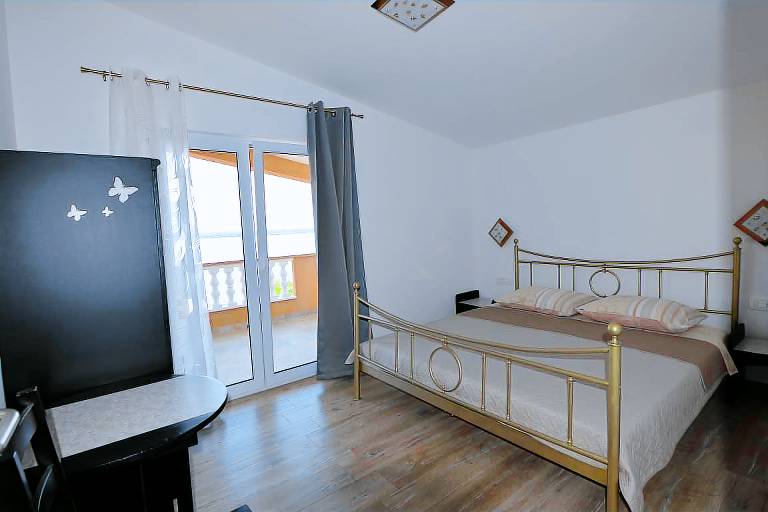 Apartman Tkon