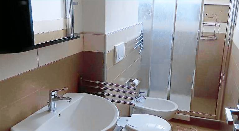 Serviced apartment with garden — photo 2