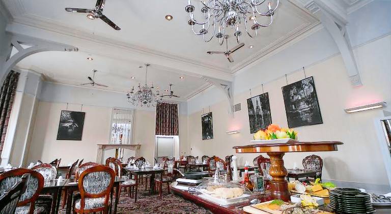 Palace Hotel — photo 2