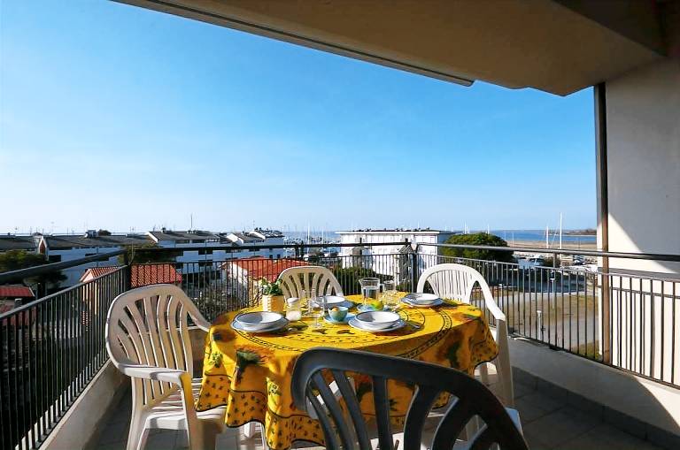 Children-friendly lovely rental apartment with patio | Sea view | Close to the beach | Pets allowed — photo 2