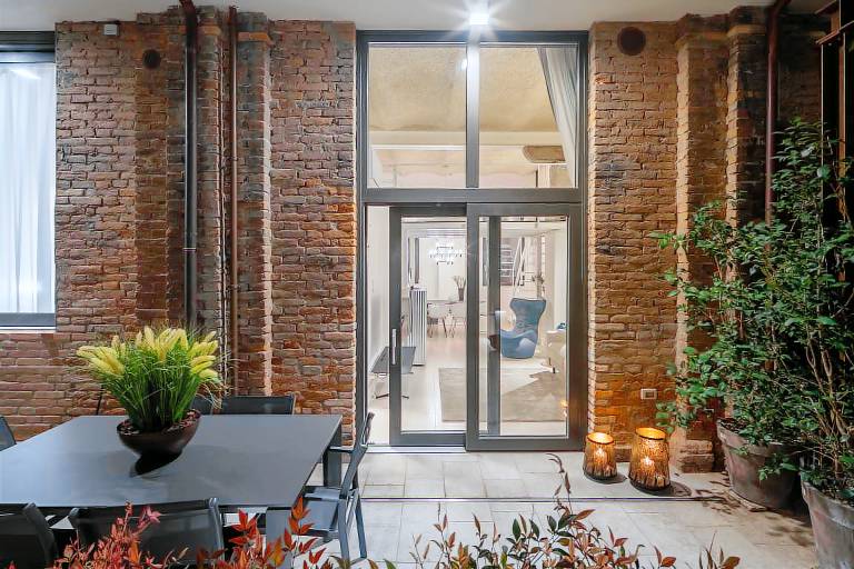Holiday apartment with garden — photo 2
