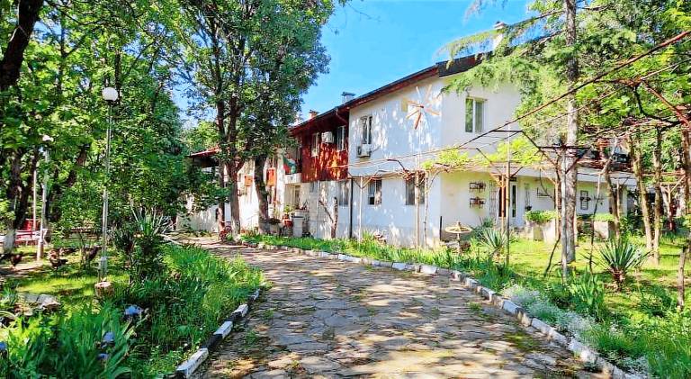 Lodge with patio, yard & BBQ in Sozopol