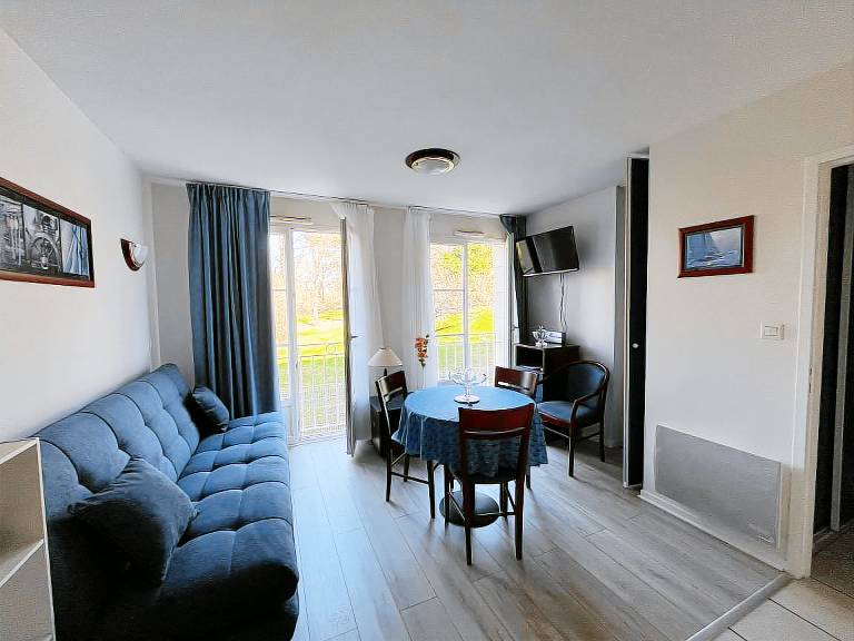 Charming T2 with Shared Pool and WIFI 200m from the Spa — photo 4