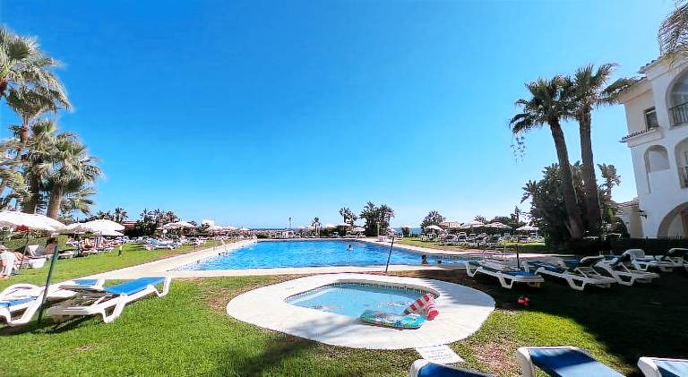 Rental apartment with jacuzzi, yard & private pool | Suitable for remote work — photo 3