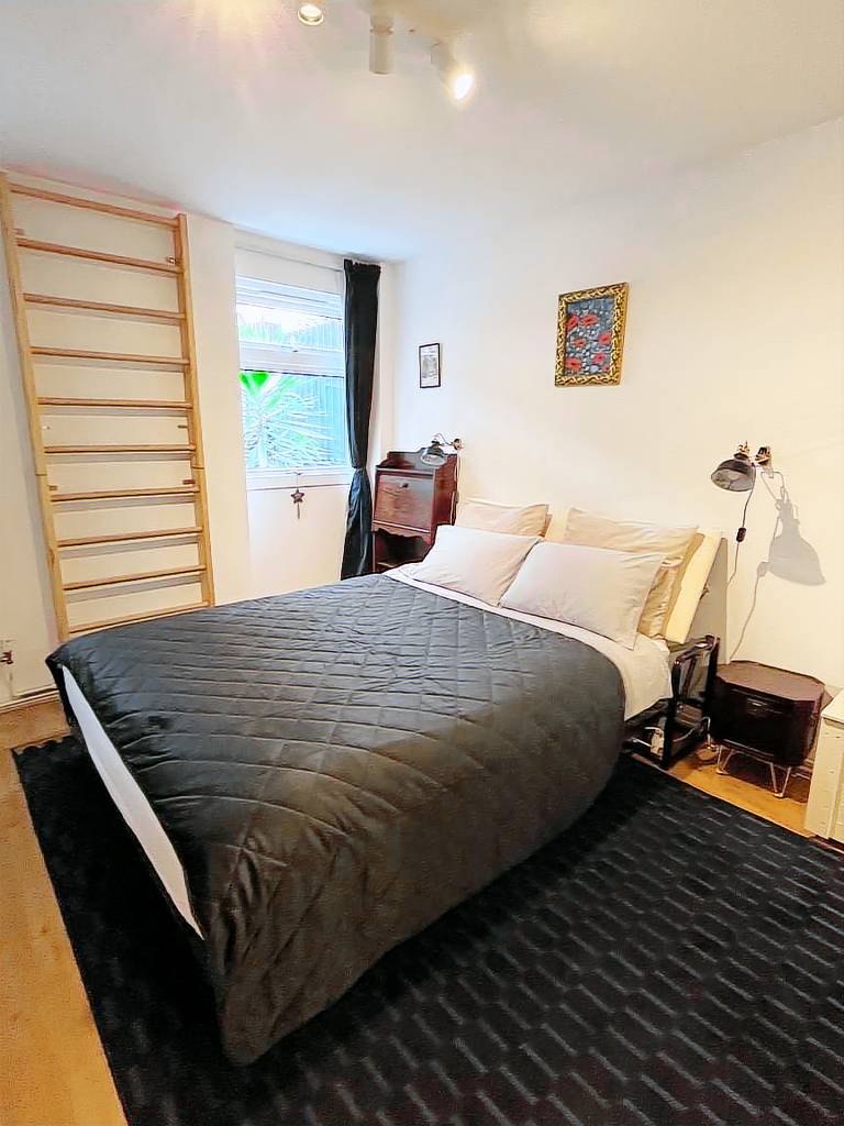 Condo London