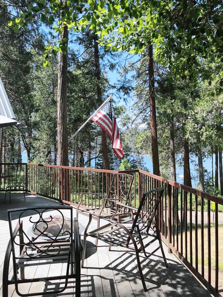Cabin  Bass Lake