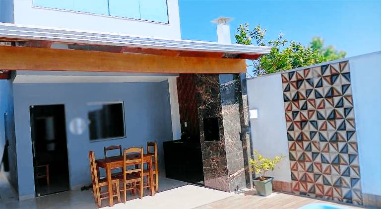 Vacation home with pool — photo 5