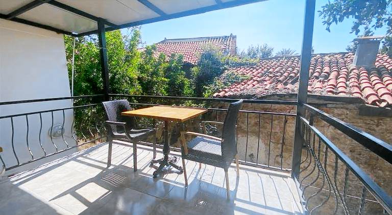 Serviced apartment with garden | Next to Hadrian's Gate — photo 2