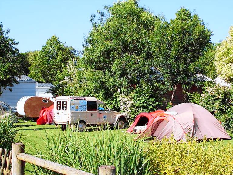 Mobile home with terrace & heated pool | Garden view — photo 3