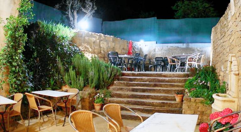 Hostal La Fuente in Huesca