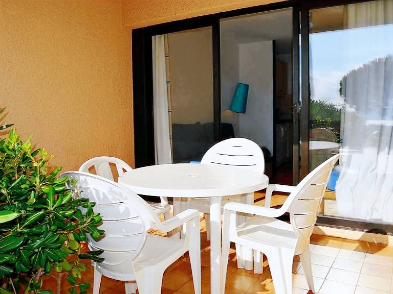 Apartment with pool | Pets are welcome — photo 3