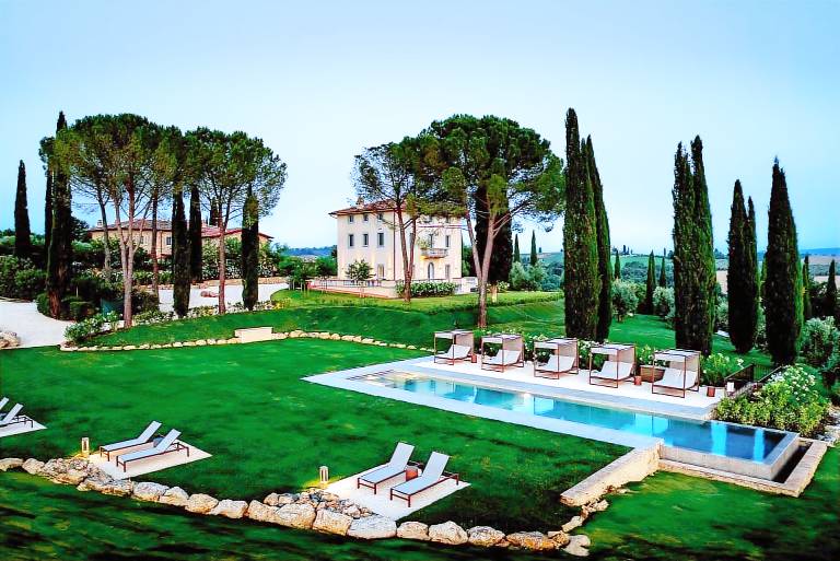 Villa mit Whirlpool, Terrasse und privatem Pool | Poolblick