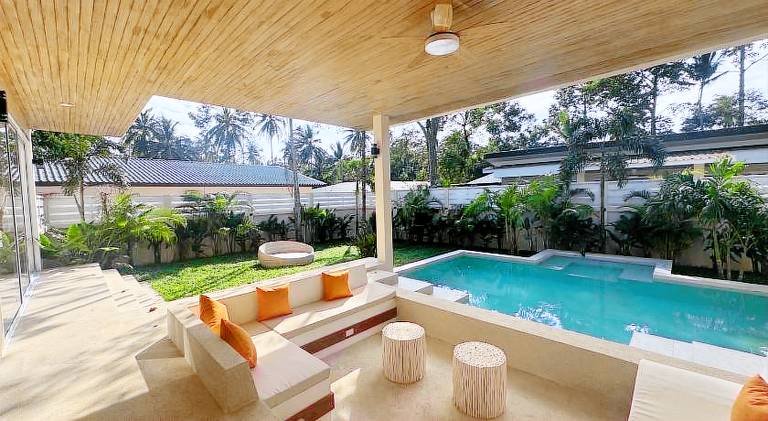 Villa with private pool — photo 3
