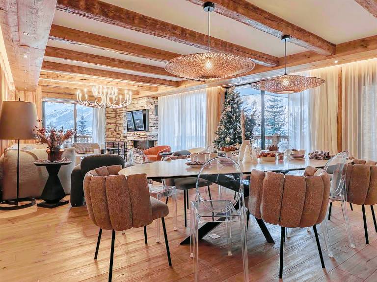 Luxury Escape on the Slopes - Up to 10 Guests — photo 2