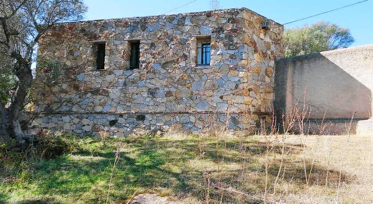 Charming farm with yard, terrace & pool | Perfect for remote work | Dogs allowed in Calvi