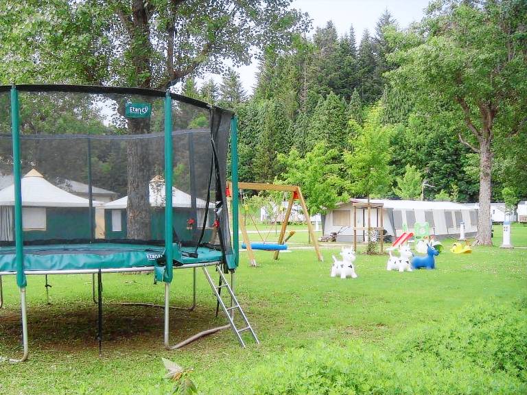 Mobile home with pool & terrace | Pool view — photo 3