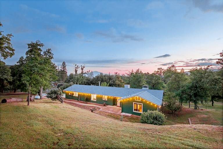 Cabin Oakhurst