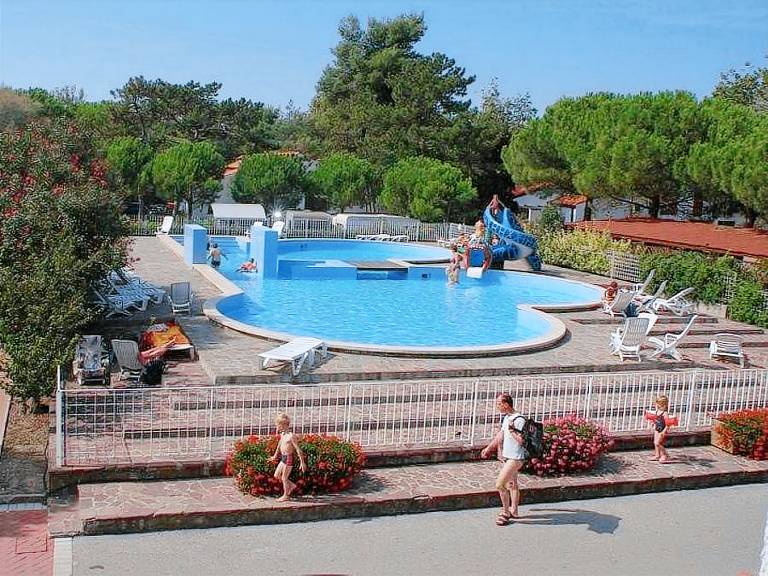 Lovely bungalow with terrace & heated pool | Dogs allowed — photo 2