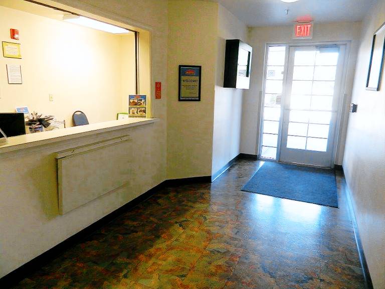 WoodSpring Suites Bentonville — photo 4