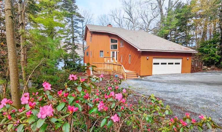 House Lake Sunapee