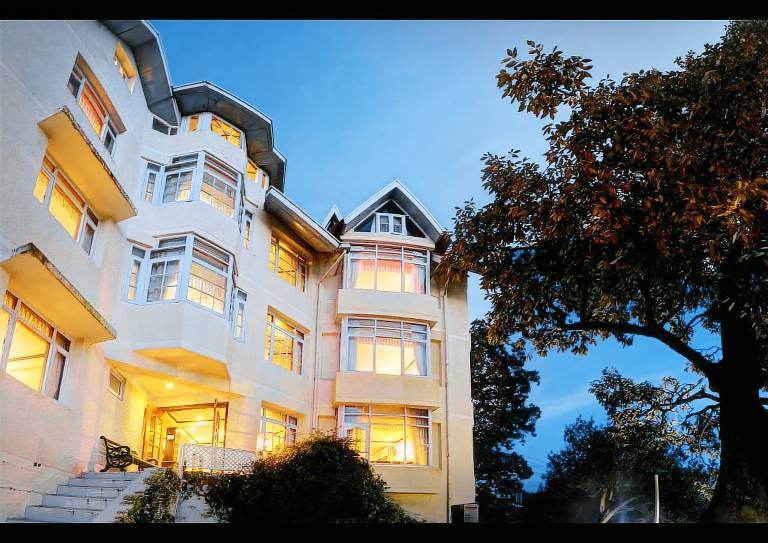 Summit Le Royale Hotel