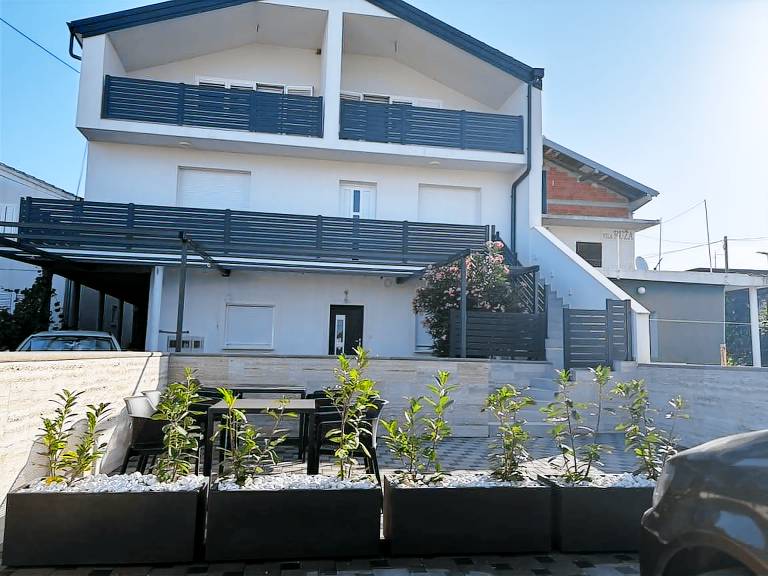 Ferienwohnung in Pirovac mit Balkon, Klimaanlage, W-LAN (4717-2) — photo 2