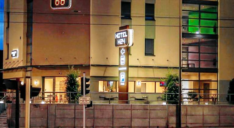 H24 HOTEL — photo 2