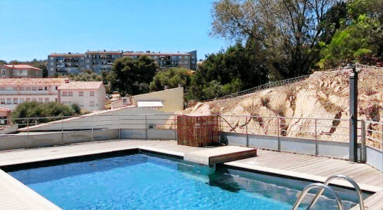 Fully equipped charming vacation home with pool & terrace | Dogs allowed — photo 3
