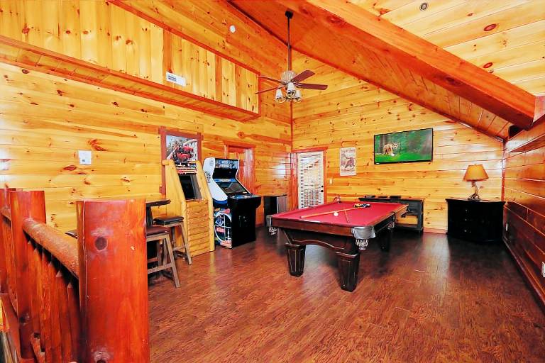 Children-friendly spacious cabin with pool, barbeque & jacuzzi | Mountain view | Pets are welcome — photo 5