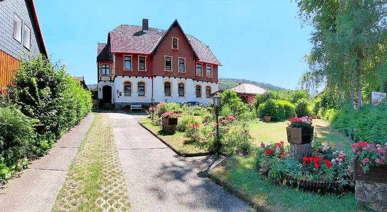 Pleasant holiday apartment with patio & garden | Pet-friendly in Wernigerode