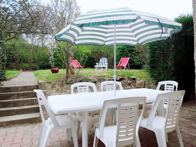 House with patio, barbeque & garden — photo 2