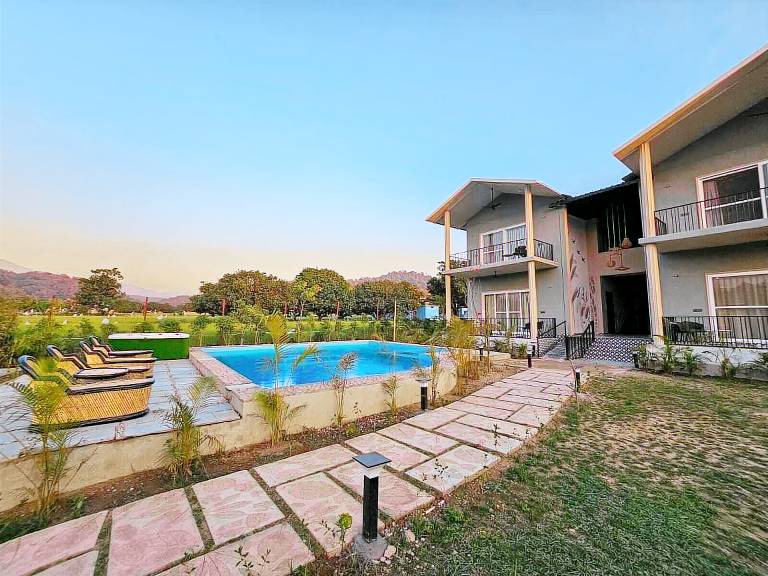 Lodge Ramnagar