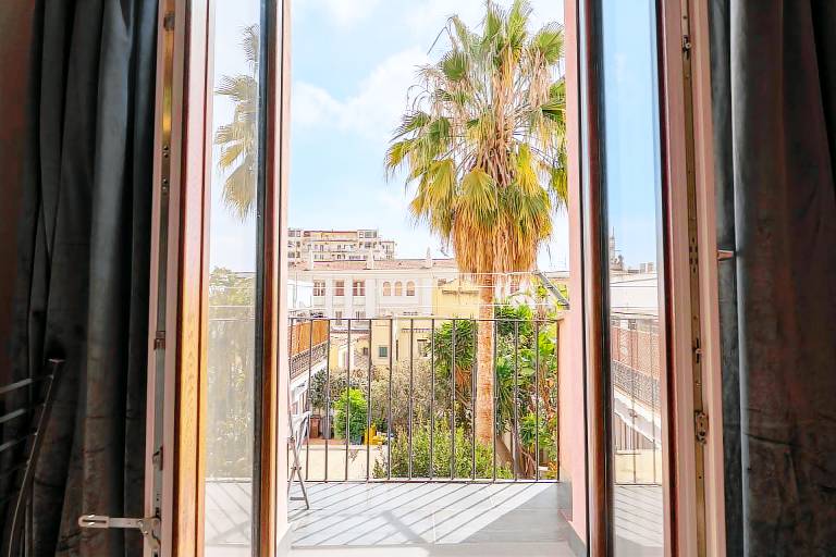 Holiday apartment with fast internet | City view — photo 2
