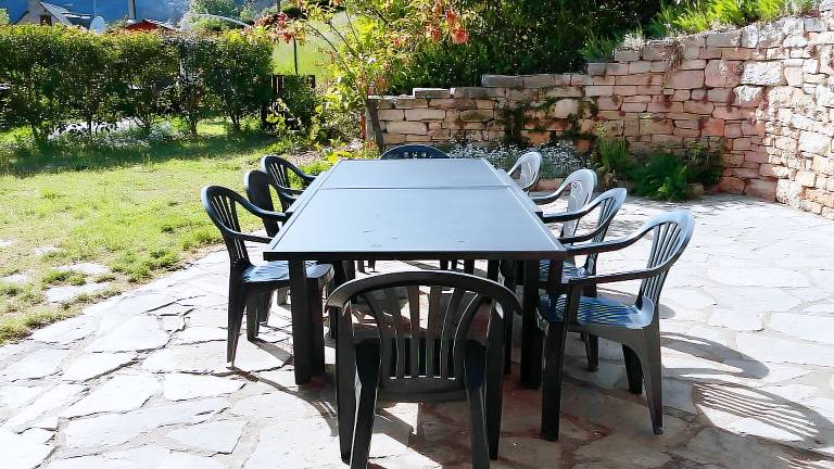 Fully equipped vacation home with BBQ, terrace & yard | Mountain view | Pet-friendly — photo 5