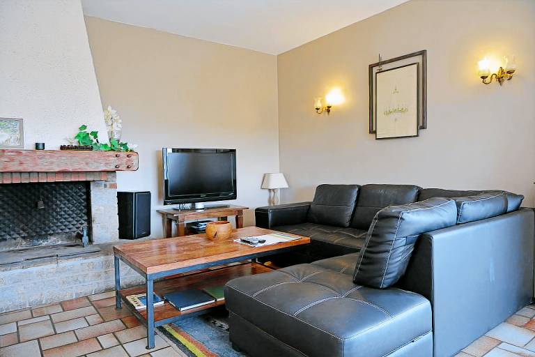 Fully equipped pleasant villa with hot tub, pool & barbecue | Pets are welcome — photo 3