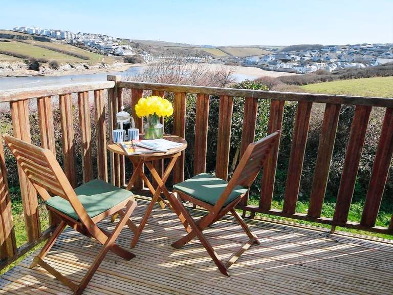 Cottage with yard | Water view in Newquay